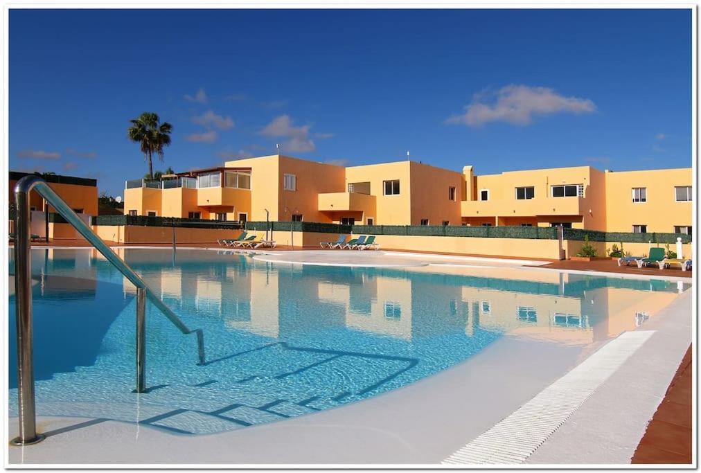 Oasis Bay Apartment คอร์ราเลโฮ ภายนอก รูปภาพ