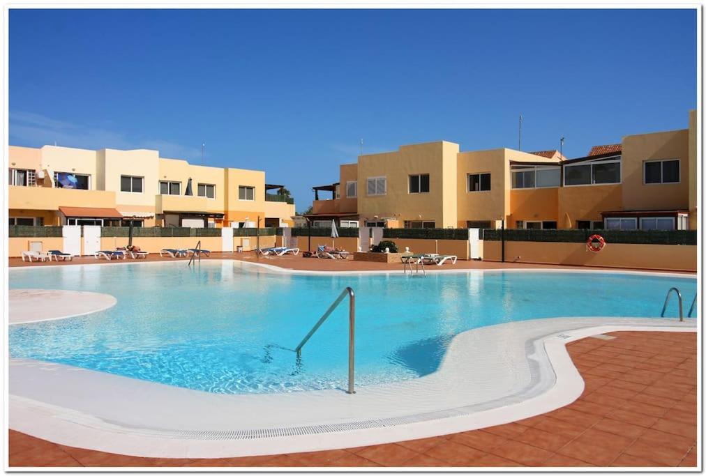 Oasis Bay Apartment คอร์ราเลโฮ ภายนอก รูปภาพ